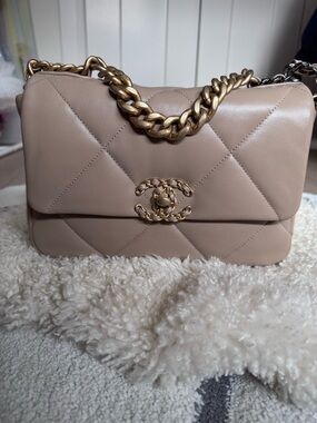 CHANEL 19 Beige Quilted Shoulder Bag with Gold Chain